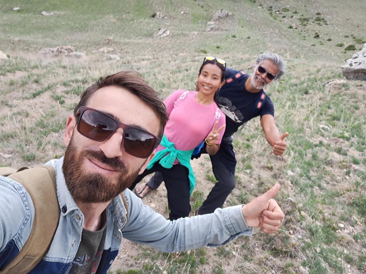 Xinaliq Khinalig Izzet'S Riverside Home Stay Екстериор снимка