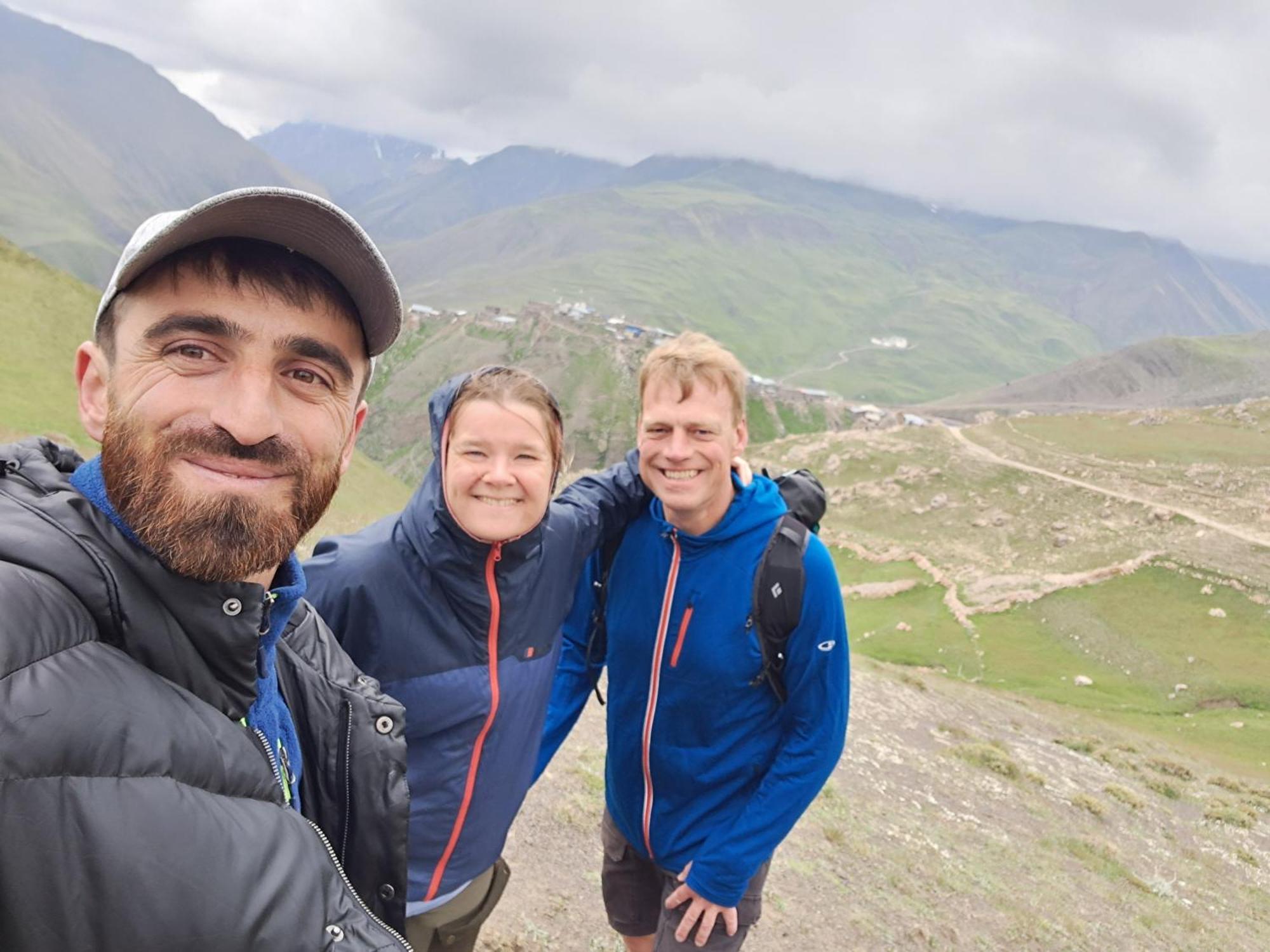 Xinaliq Khinalig Izzet'S Riverside Home Stay Екстериор снимка