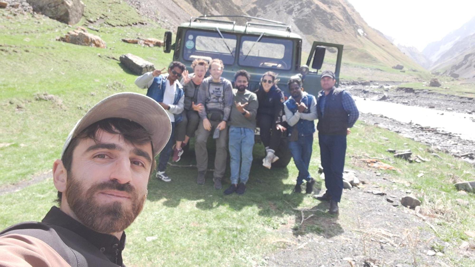 Xinaliq Khinalig Izzet'S Riverside Home Stay Екстериор снимка