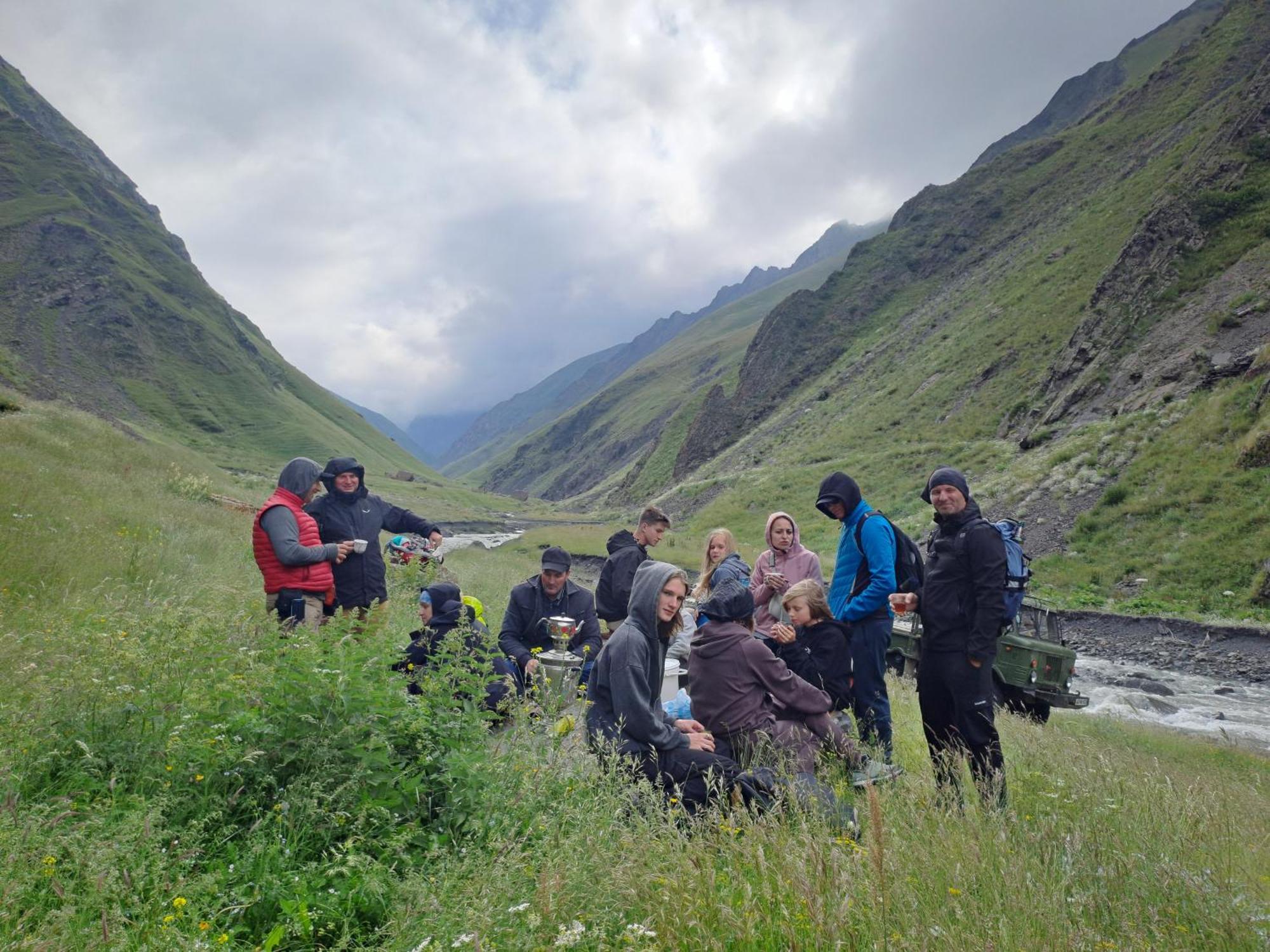 Xinaliq Khinalig Izzet'S Riverside Home Stay Екстериор снимка